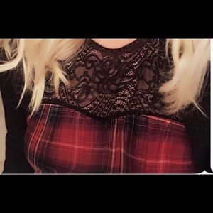 Beautifuk plaid, lace tank top